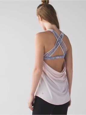 Lululemon Wild Tank
Blush Quartz / Banana Leaf / Silver Spoon